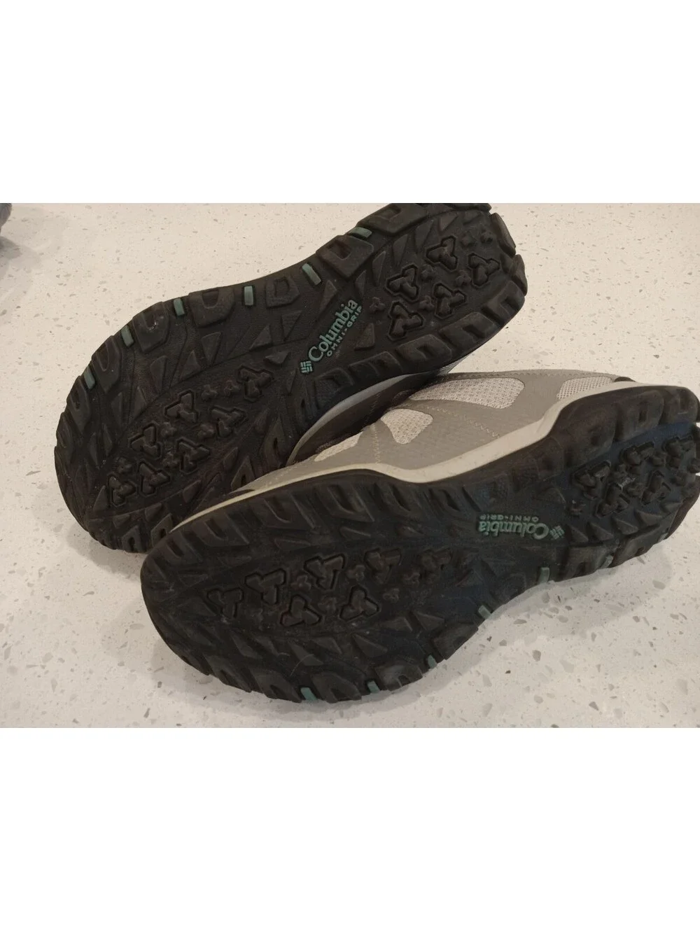 Columbia Grove Heights Low OutDry Hiking Shoes Womens 7.5 Gray Light Blue